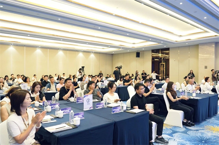 抱团出击！“智造者联盟”成立，中国时尚女装面料第一站启新程