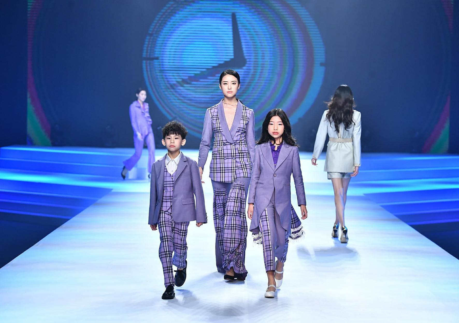 11月19日—21日，“第25届中国（虎门）国际服装交易会暨2020虎门时装周（秋季）”将在南派时尚之都——魅力虎门精彩绽放。